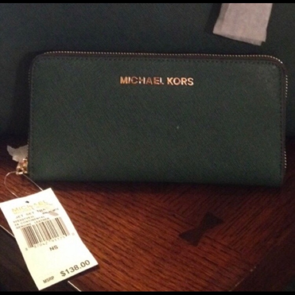 Michael Kors wallet brand new!